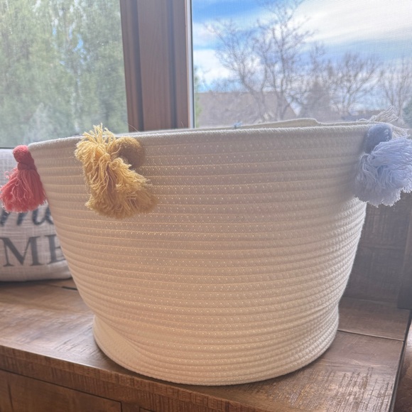 Pillowfort Other - Large Coiled Rope Kids' Basket with Tassels Natural/Multicolor - Pillowfort™